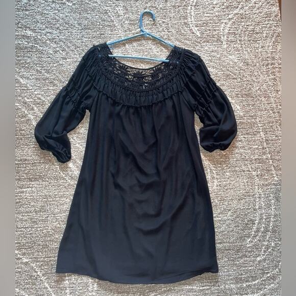 Women’s Black Dress Size Medium 3/4 Length Elastic Sleeve Mini Church Casual - Picture 1 of 2